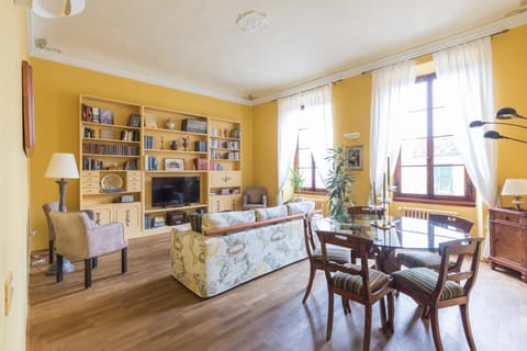 A touch of History, in Santa Reparata Apartment in Florence