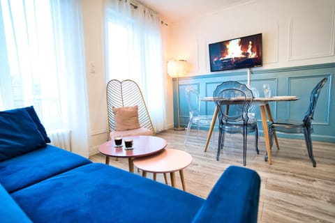 TV and multimedia, Seating area