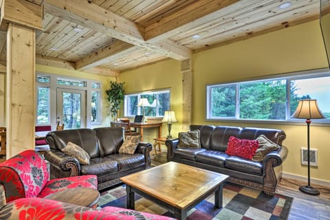 Private Beach Access! Long Beach Group Retreat House in Washington