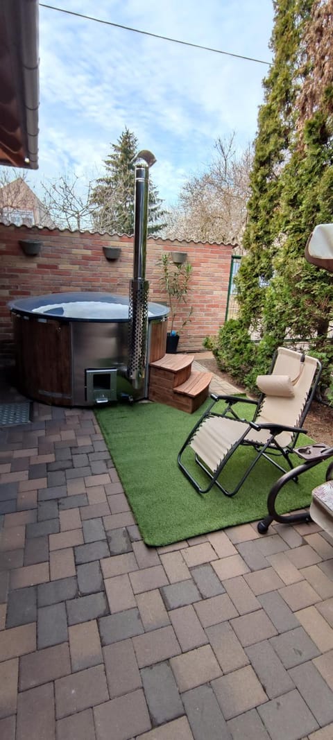 Garden, Balcony/Terrace, Garden view, Swimming pool, sunbed