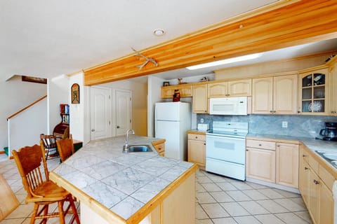 Papas Mountain House in Shaver Lake