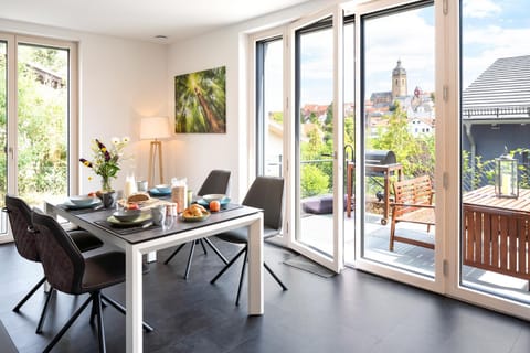 BBQ facilities, Balcony/Terrace, Kitchen or kitchenette, Dining area, City view, Landmark view