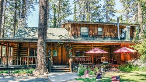 Eagle's Nest Nature lodge in Big Bear