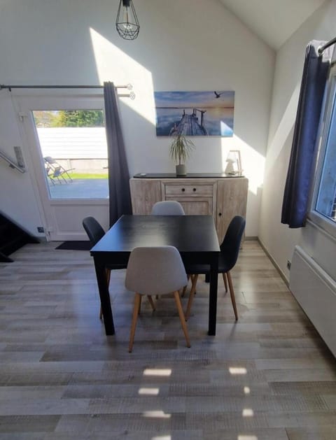 Dining area, Garden view