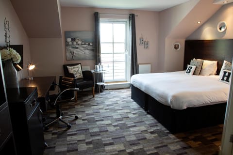 The Boat House Hotel in Cumbernauld