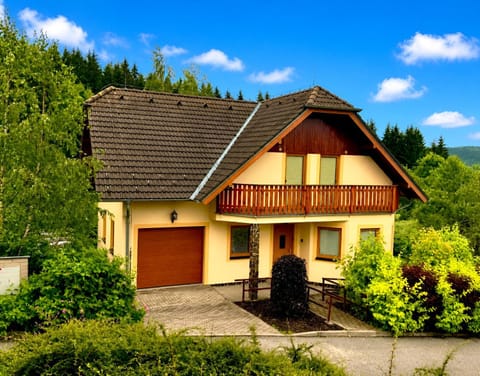 Property building, Spring, Day, Natural landscape, Garden, Garden view, Mountain view