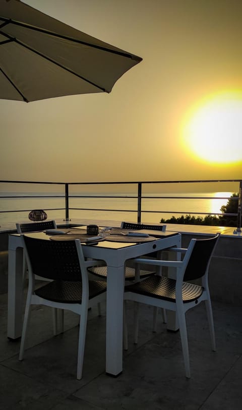 View (from property/room), Food and drinks