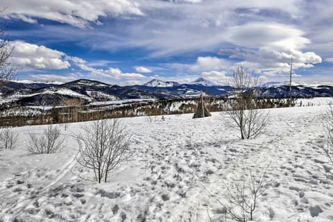 11 Mi to Keystone Silverthorne Condo with Deck House in Wildernest