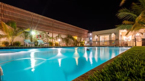 Swimming pool