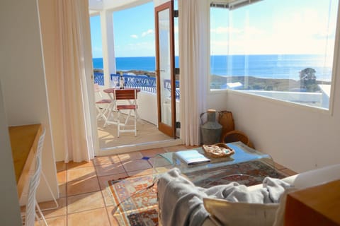 Balcony/Terrace, Living room, Seating area, Sea view