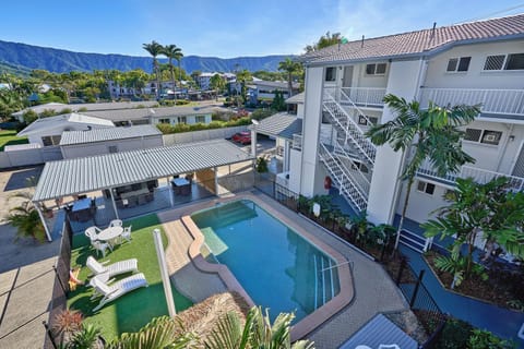 Bird's eye view, Swimming pool