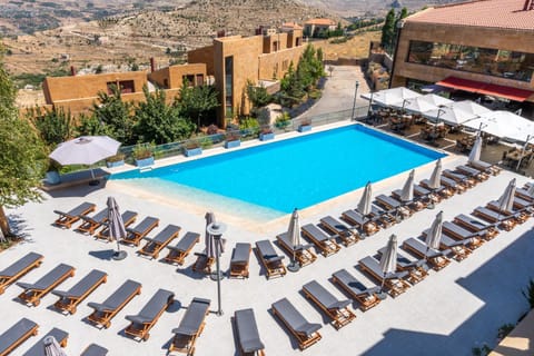 Property building, Day, Mountain view, Pool view