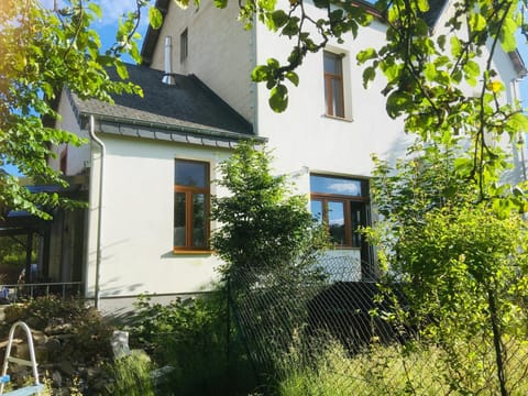 Property building, Facade/entrance, Garden