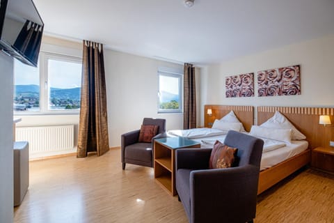 Living room, Photo of the whole room, Bedroom