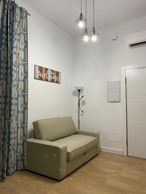 Aluche Aparment C Apartment in Madrid