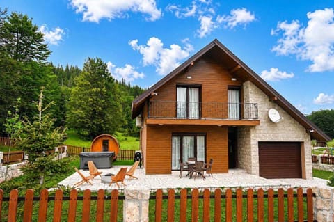 Property building, Natural landscape, Garden