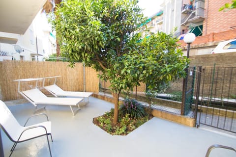 Grande BILOCALE con POSTO AUTO PRIVATO e GIARDINO Apartment in Varazze