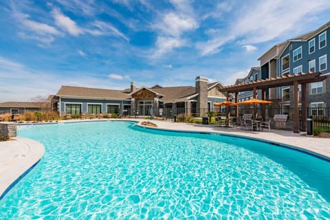 Spacious Furnished Resort Style Apartments Apartment in Cypress