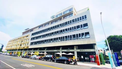 Property building, Day