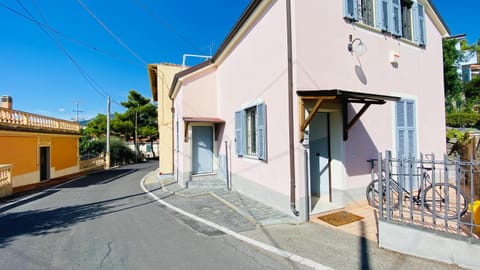 Babyaccommodation Family Exclusive Apartment in Borgio Verezzi