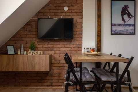 TV and multimedia, Dining area