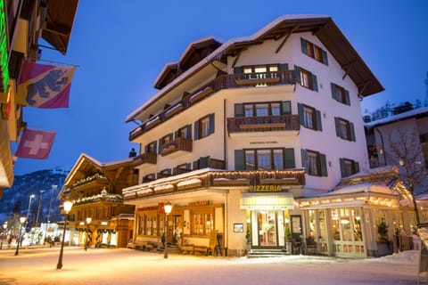 Facade/entrance, Winter