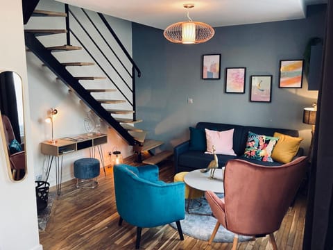 Living room, Seating area