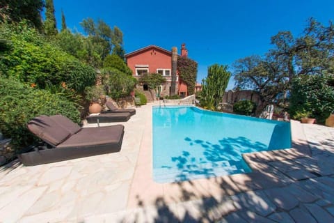 Villa lours Villa in Saint-Raphael