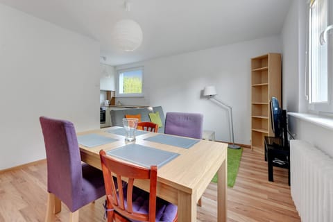 Living room, Seating area, Dining area, hair dresser