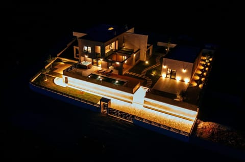 Night, Bird's eye view