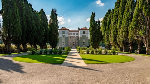 Property building, Nearby landmark, Restaurant/places to eat, Natural landscape, Garden, Garden view, Swimming pool, Breakfast, Inner courtyard view