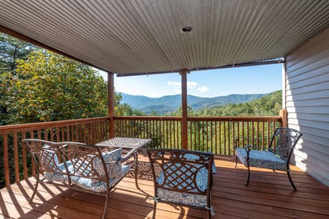 Stairway to Heaven House in Great Smoky Mountains