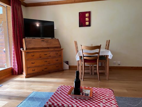 TV and multimedia, Dining area