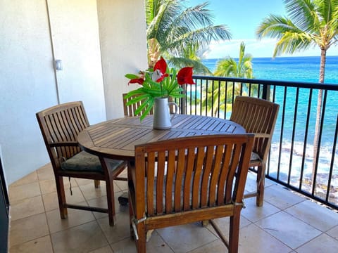 Patio, Day, View (from property/room), Balcony/Terrace, Seating area, Sea view