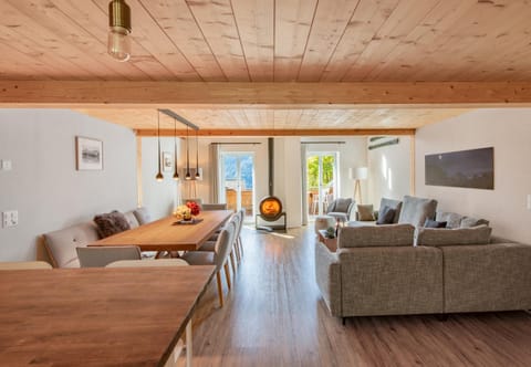 Communal lounge/ TV room, Living room