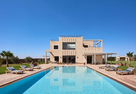 Pool view, Swimming pool, sunbed
