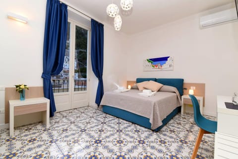 Balcony/Terrace, Decorative detail, Bedroom, City view