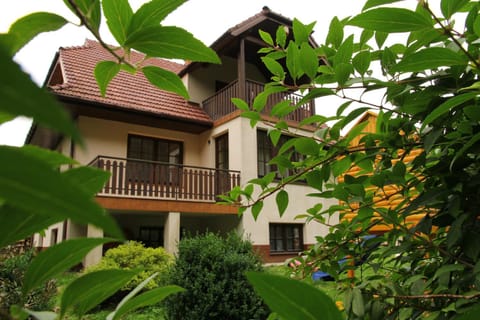 Willa Kryspinów Bed and Breakfast in Gmina Liszki