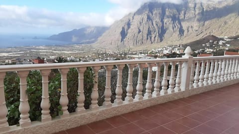 Balcony/Terrace, Mountain view, Sea view