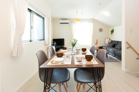 Living room, Dining area