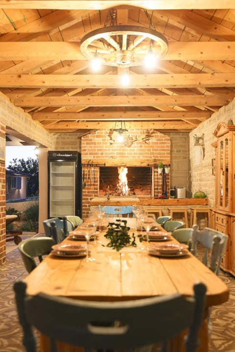 BBQ facilities, Seating area, Dining area, flat iron