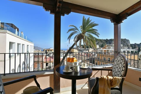 Patio, Day, View (from property/room), Balcony/Terrace, City view