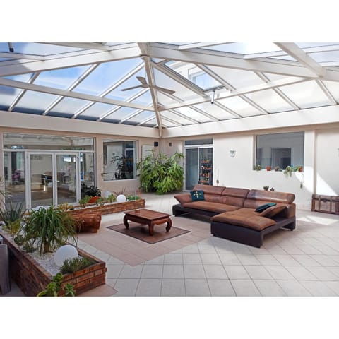 Patio, Communal lounge/ TV room, Lounge or bar