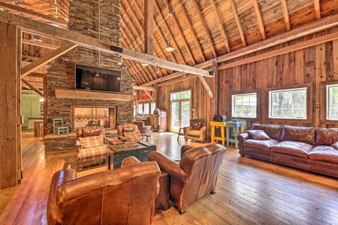 Luxe Barndominium with Home Gym, Theater, and More! House in Wisconsin