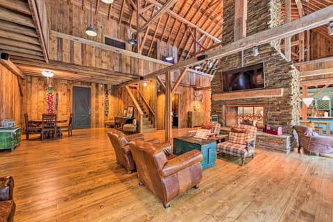 Luxe Barndominium with Home Gym, Theater, and More! House in Wisconsin