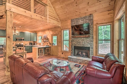 Peaceful Cabin on 3 Private Acres Deck and Fire Pit Cabin in Union County