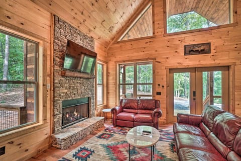 Peaceful Cabin on 3 Private Acres Deck and Fire Pit Cabin in Union County