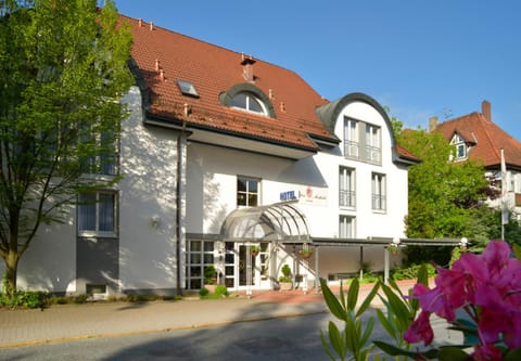 Property building, Facade/entrance, On site