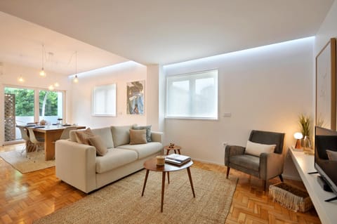 Communal lounge/ TV room, Living room