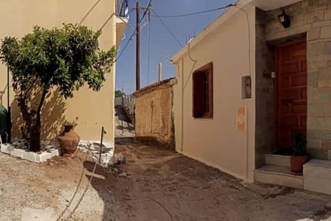Μπαλκόνι του Αιγαίου father's house in Kimi Apartment in Euboea